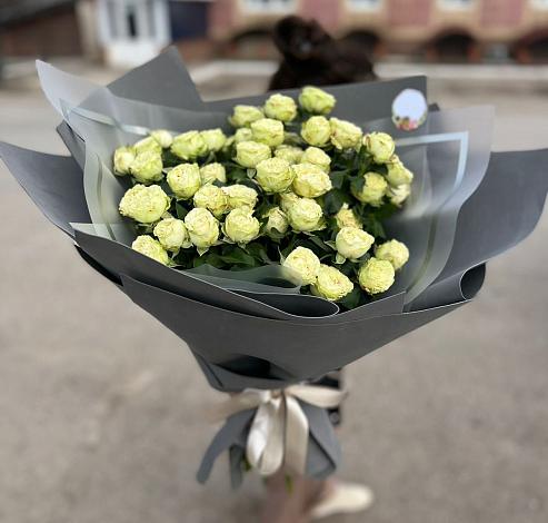 Букет Белые кустовые розы Солинеро в Будановке