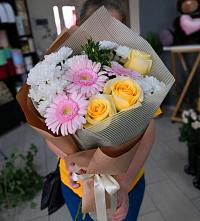 Букет цветов из:  Герберы, Розы и Хризантемы в Будановке