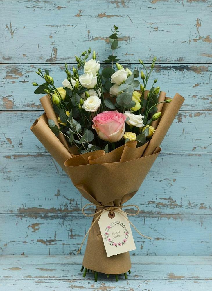 Букет цветов из: Розы и Лизиантусы в Будановке