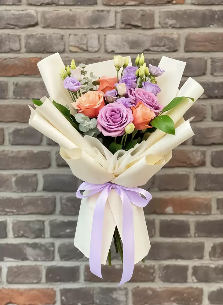 Букет цветов из: Лизиантусы и Розы в Будановке