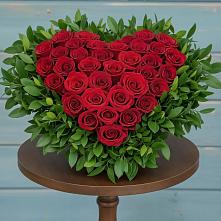 Цветочная композиция из Розы в виде сердца в Будановке