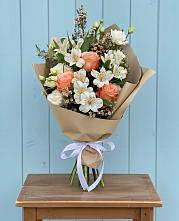 Букет цветов из:  Альстромерии, Лизиантусы, Розы и Хризантемы в Будановке