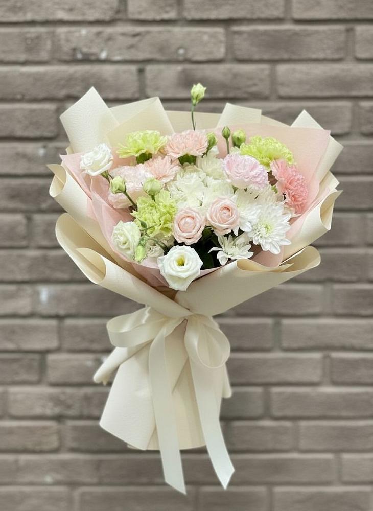 Букет цветов из: Гвоздики, Розы, Лизиантусы и Хризантемы в Будановке