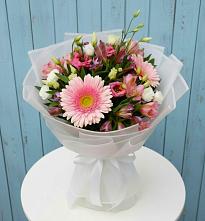 Букет цветов из:  Герберы, Альстромерии и Лизиантусы #REPLACE_PRED# Будановке
