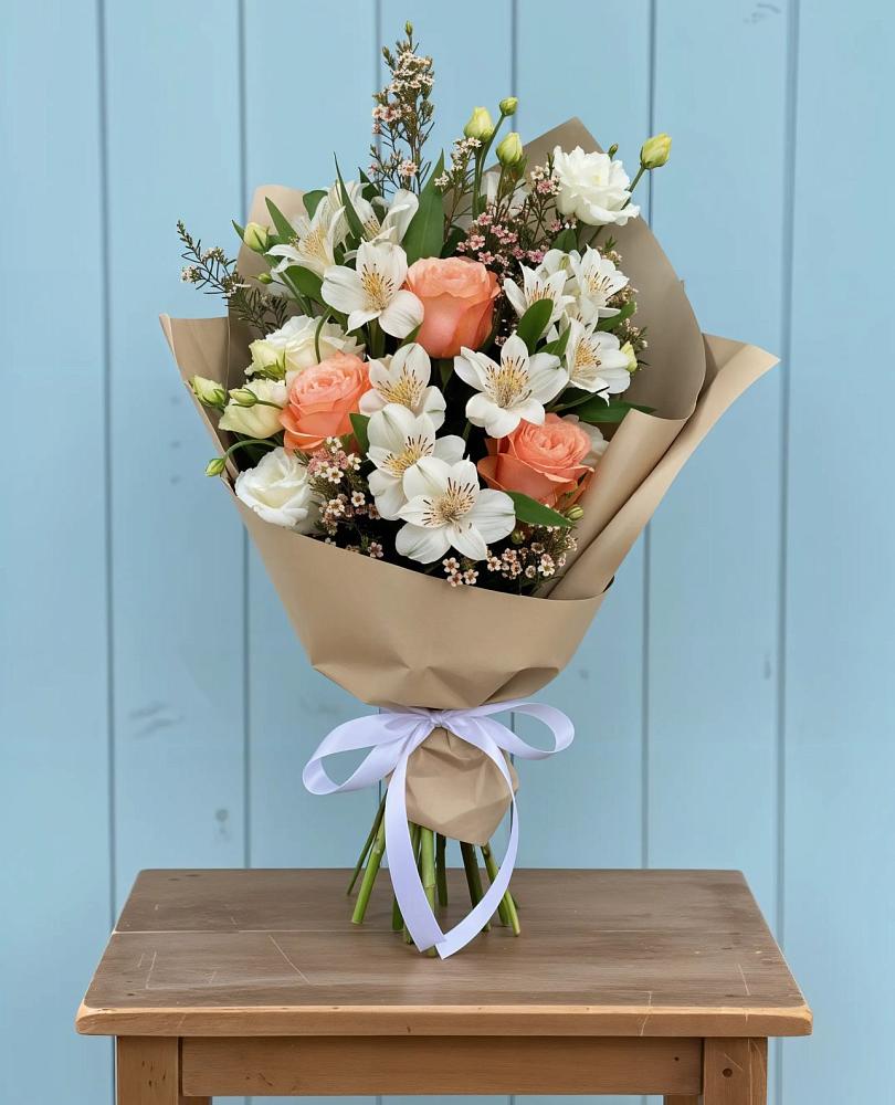 Букет цветов из: Альстромерии, Лизиантусы, Розы и Хризантемы в Будановке